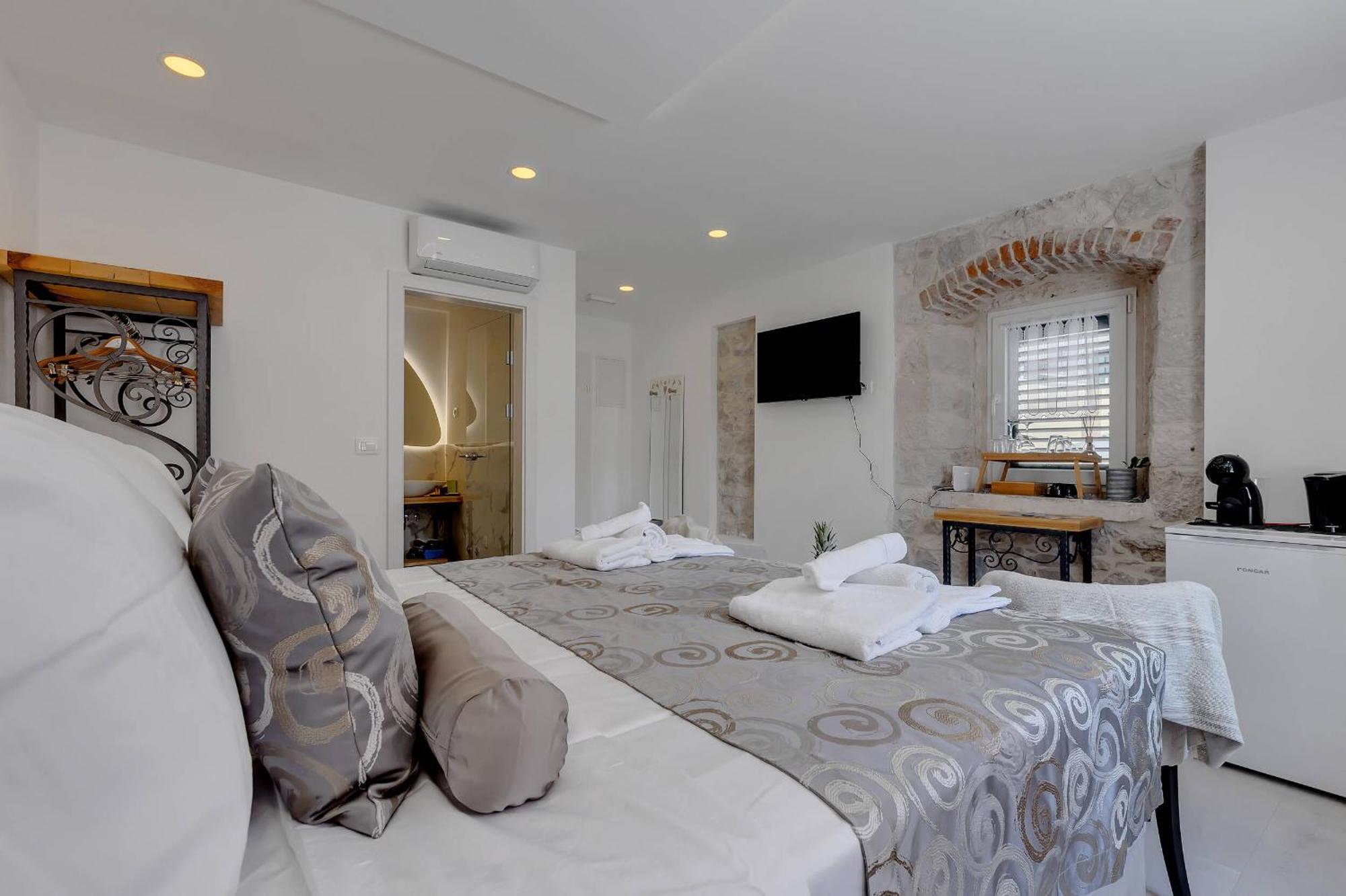 Luxury Rooms Palace B&B Makarska Ngoại thất bức ảnh