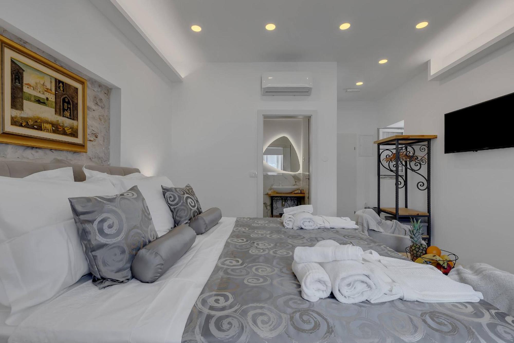 Luxury Rooms Palace B&B Makarska Ngoại thất bức ảnh