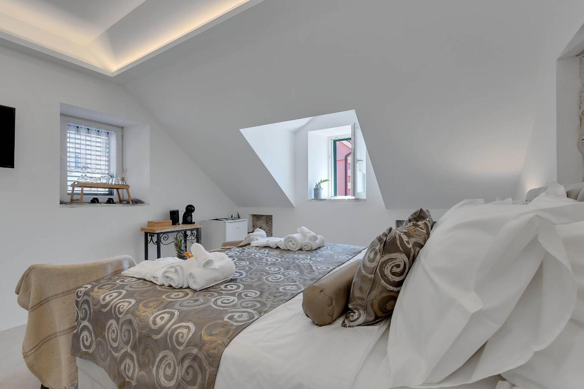Luxury Rooms Palace B&B Makarska Ngoại thất bức ảnh