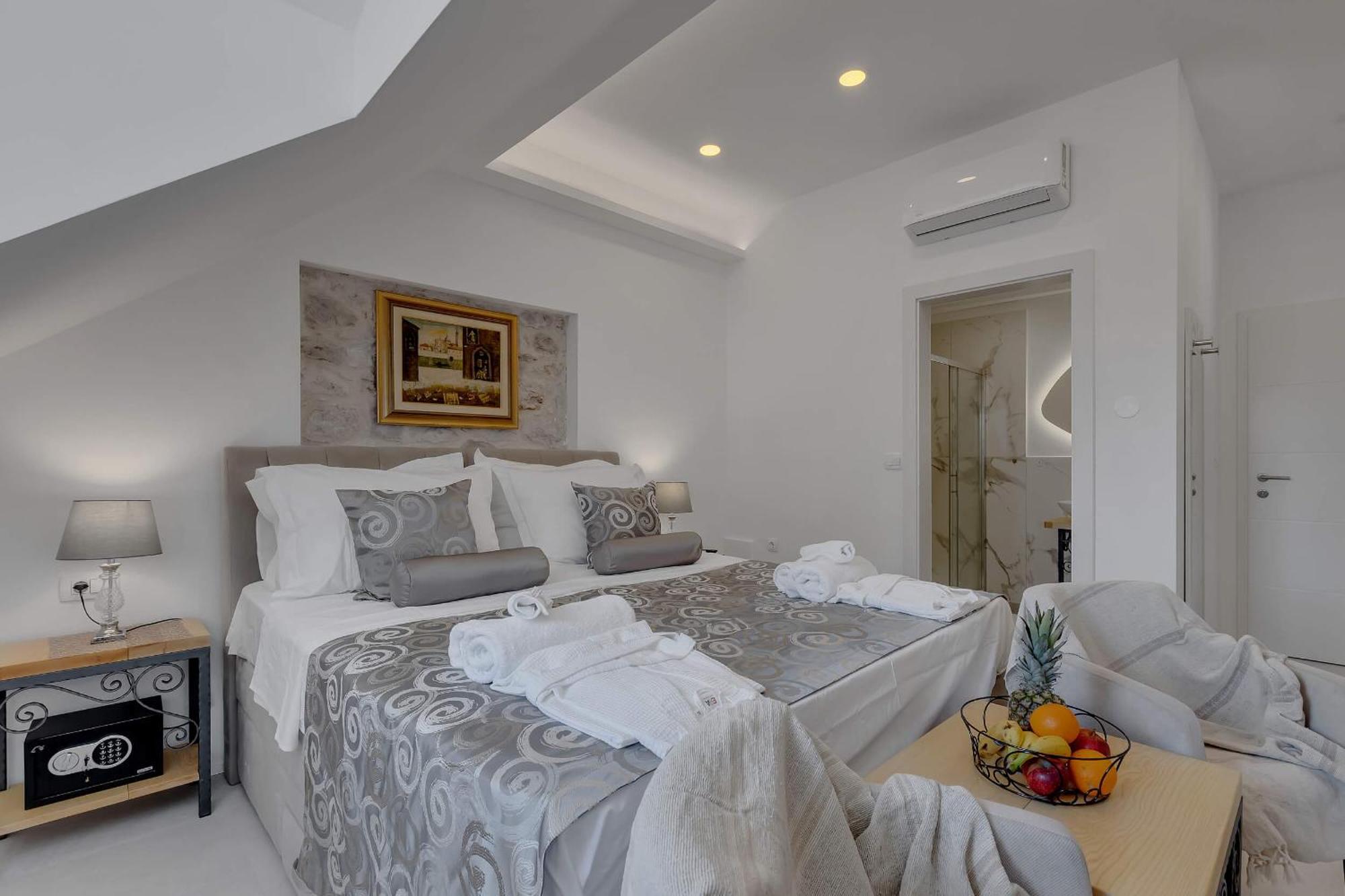 Luxury Rooms Palace B&B Makarska Ngoại thất bức ảnh