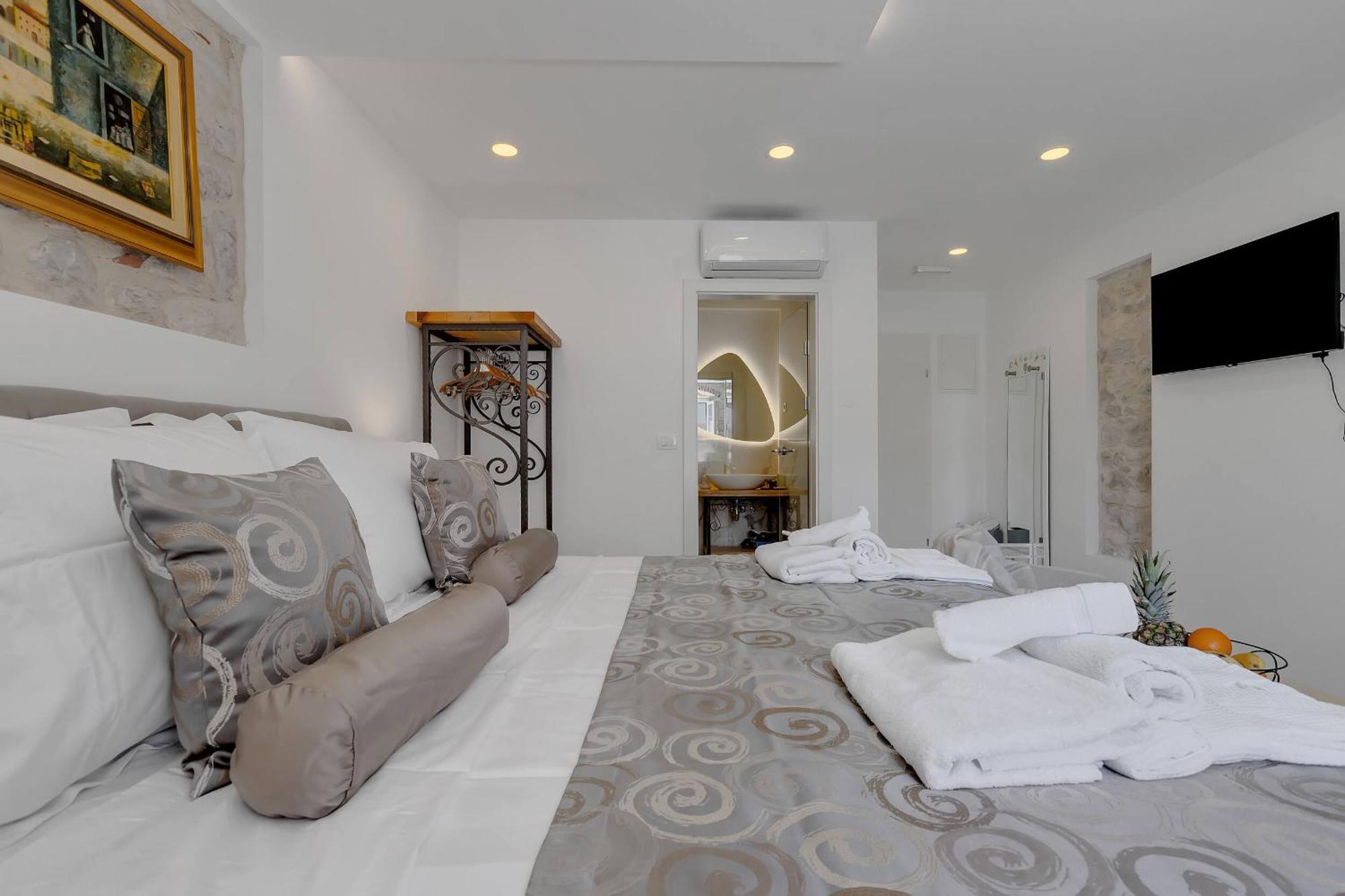 Luxury Rooms Palace B&B Makarska Ngoại thất bức ảnh