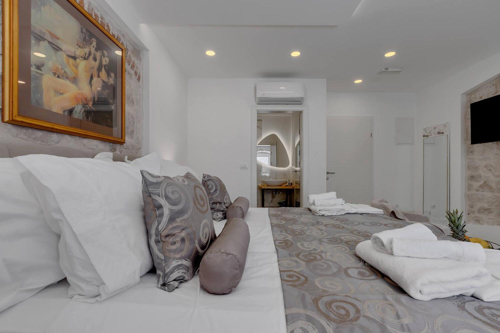 Luxury Rooms Palace B&B Makarska Ngoại thất bức ảnh